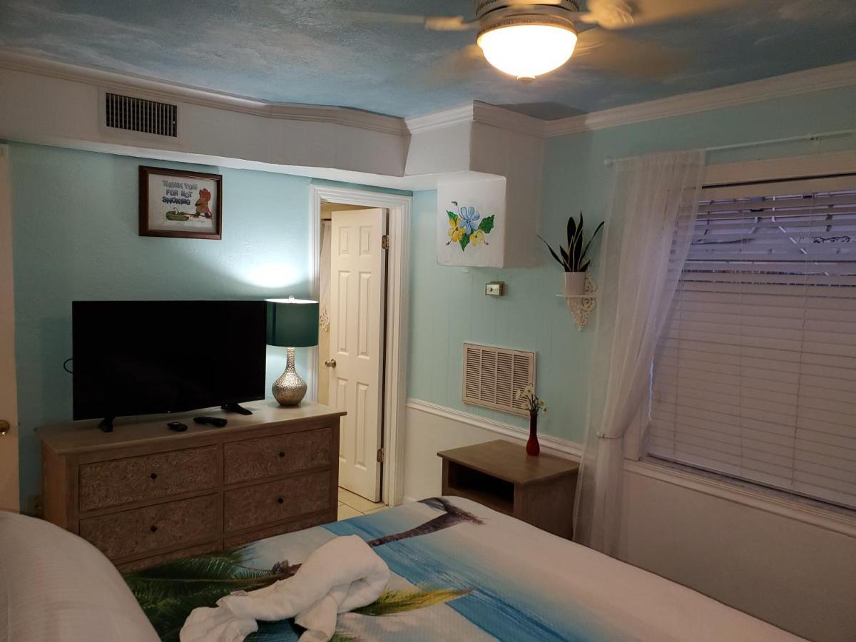 The Monterey Beach Resort セント・ピート・ビーチ エクステリア 写真